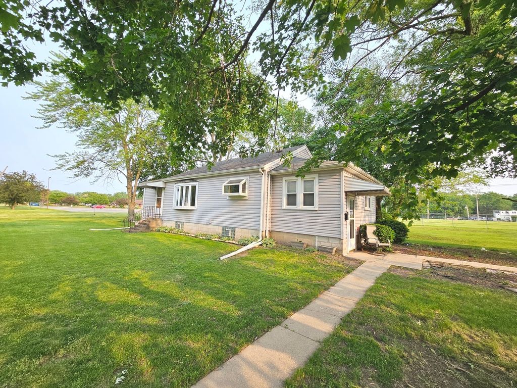 3500 Butler Avenue, Steger, IL 60475