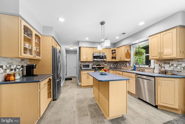 7 MICHELLE ST, Monroe Township, NJ 08831