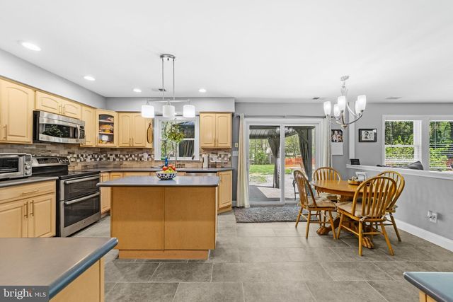 7 MICHELLE ST, Monroe Township, NJ 08831
