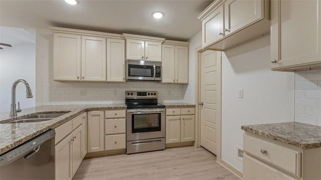 517 Eagle Drive, Gravette, AR 72736