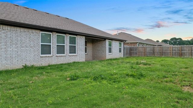 517 Eagle Drive, Gravette, AR 72736