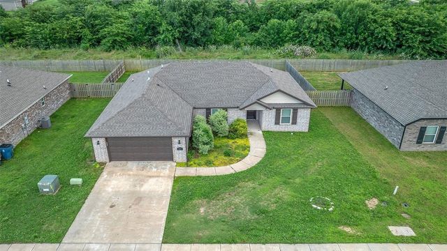 517 Eagle Drive, Gravette, AR 72736