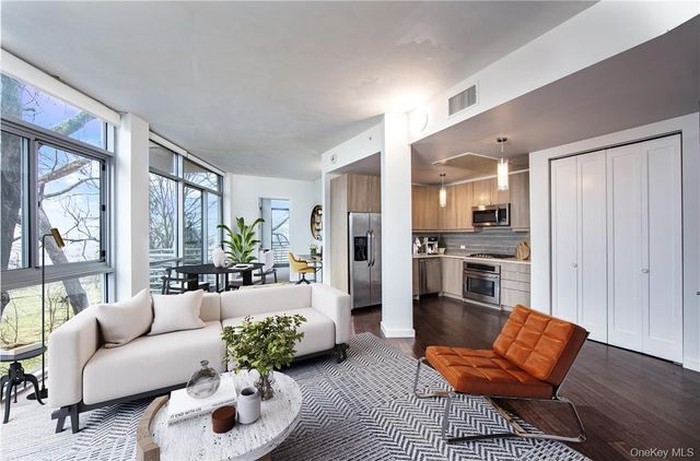 250 S Central Park Avenue 3I, Hartsdale, NY 10530