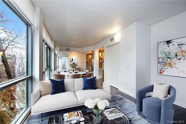 250 S Central Park Avenue 3I, Hartsdale, NY 10530