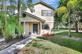 484 Westree Ln, Plantation, FL 33324