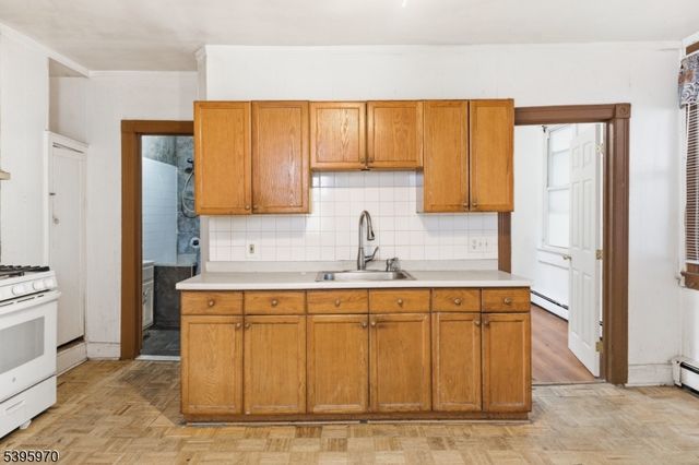 2 Drake St, Bound Brook Boro, NJ 08805