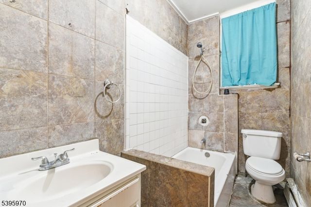 2 Drake St, Bound Brook Boro, NJ 08805