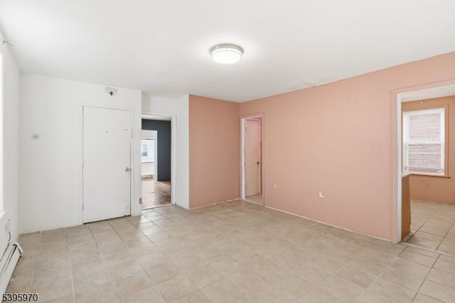 2 Drake St, Bound Brook Boro, NJ 08805