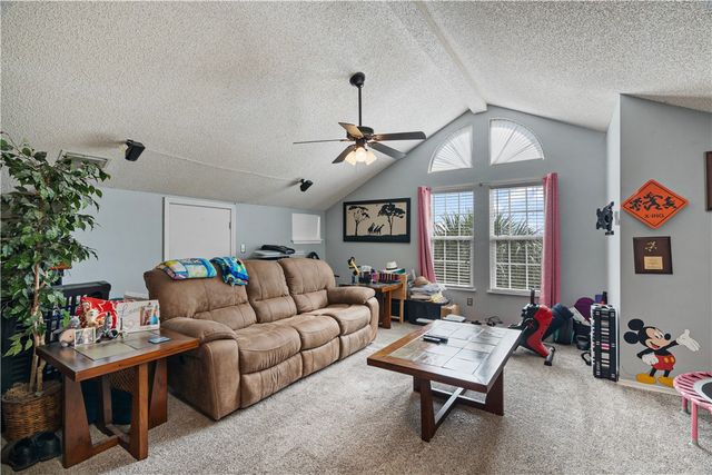 1907 Aynsley Way 32-2, Vero Beach, FL 32966