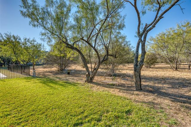 317 Parallel Circle CIR, Horseshoe Bay, TX 78657