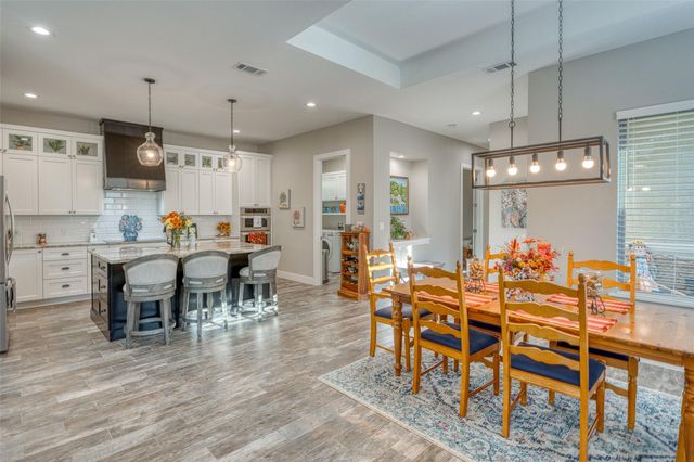 317 Parallel Circle CIR, Horseshoe Bay, TX 78657