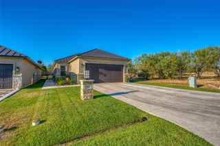 317 Parallel Circle CIR, Horseshoe Bay, TX 78657
