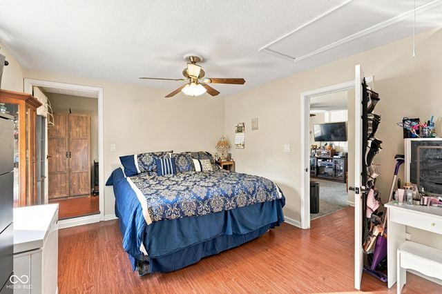 206 Parkview Court, Franklin, IN 46131