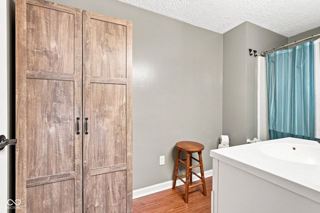 206 Parkview Court, Franklin, IN 46131