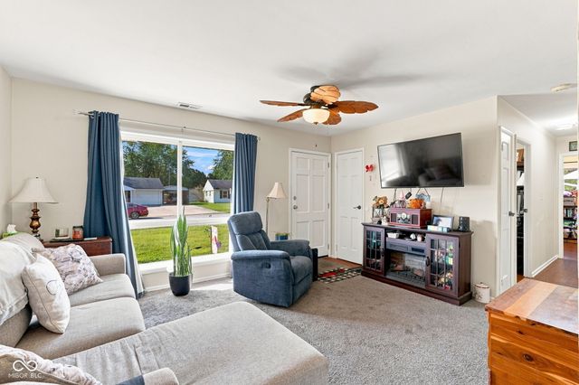 206 Parkview Court, Franklin, IN 46131