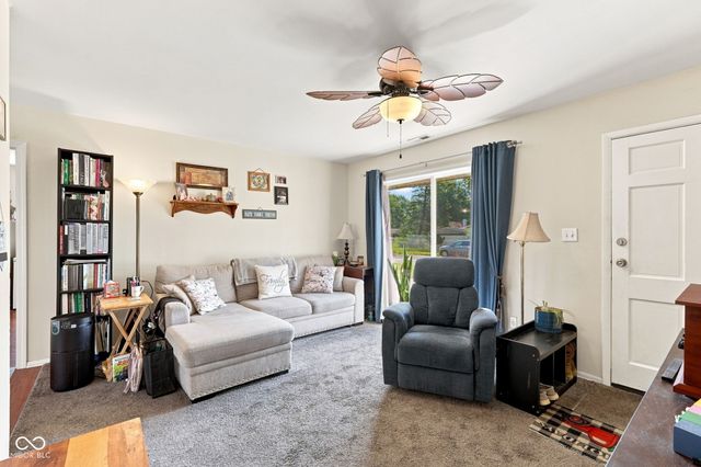 206 Parkview Court, Franklin, IN 46131