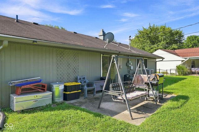 206 Parkview Court, Franklin, IN 46131