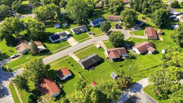 206 Parkview Court, Franklin, IN 46131