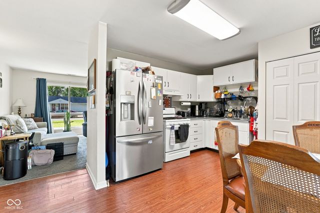 206 Parkview Court, Franklin, IN 46131