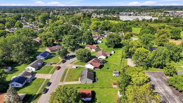 206 Parkview Court, Franklin, IN 46131