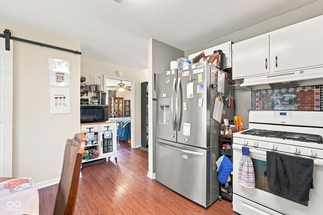 206 Parkview Court, Franklin, IN 46131