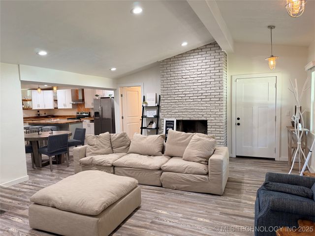 1736 W Latimer Place, Tulsa, OK 74127