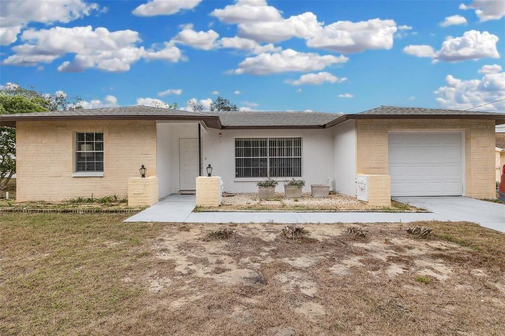 Image 6 of property listing at 11196 REDGATE STREET, Spring Hill, FL 34609