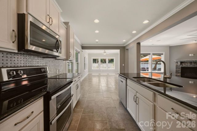 125 Paradise Hills Circle, Mooresville, NC 28115
