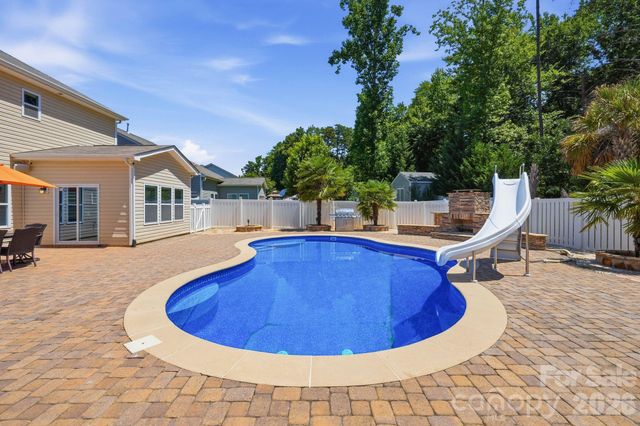 125 Paradise Hills Circle, Mooresville, NC 28115