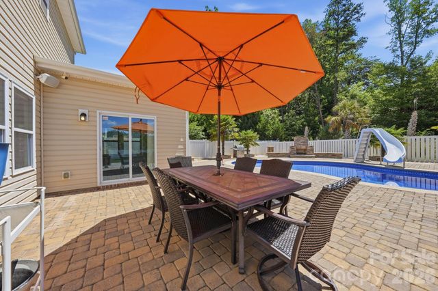 125 Paradise Hills Circle, Mooresville, NC 28115