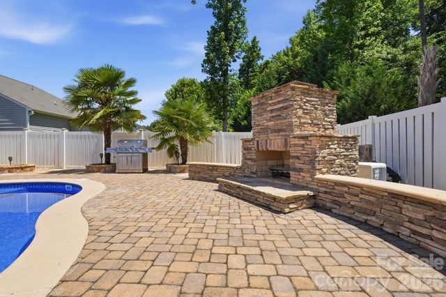 125 Paradise Hills Circle, Mooresville, NC 28115