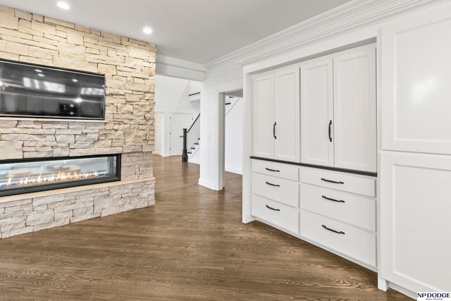 6026 Country Club Oaks Place, Omaha, NE 68152