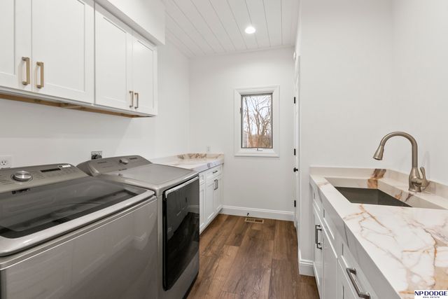 6026 Country Club Oaks Place, Omaha, NE 68152