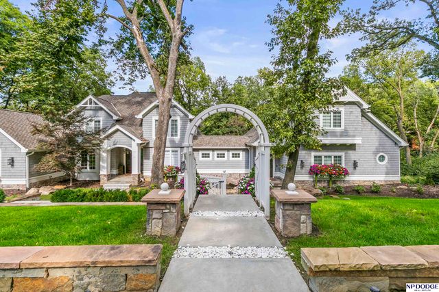 6026 Country Club Oaks Place, Omaha, NE 68152