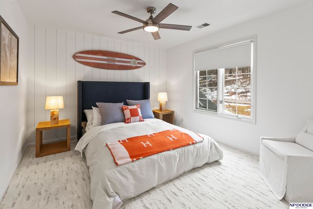 6026 Country Club Oaks Place, Omaha, NE 68152