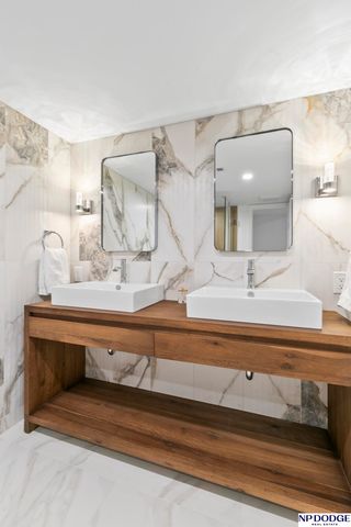 6026 Country Club Oaks Place, Omaha, NE 68152