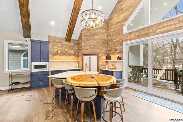 6026 Country Club Oaks Place, Omaha, NE 68152