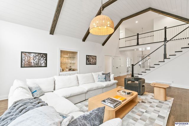 6026 Country Club Oaks Place, Omaha, NE 68152