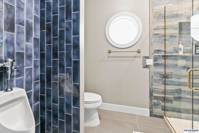 6026 Country Club Oaks Place, Omaha, NE 68152