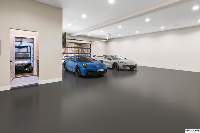 6026 Country Club Oaks Place, Omaha, NE 68152