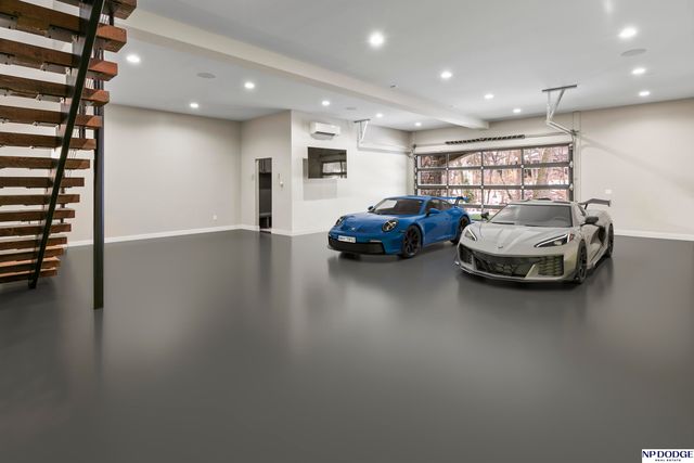 6026 Country Club Oaks Place, Omaha, NE 68152