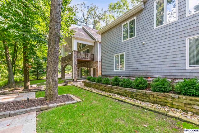 6026 Country Club Oaks Place, Omaha, NE 68152