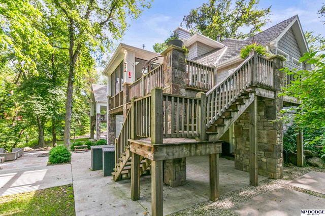 6026 Country Club Oaks Place, Omaha, NE 68152