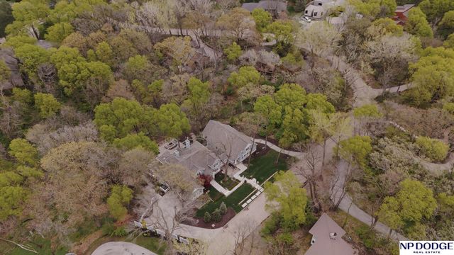 6026 Country Club Oaks Place, Omaha, NE 68152