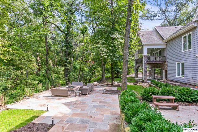 6026 Country Club Oaks Place, Omaha, NE 68152