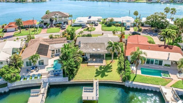 513 HARBOR DRIVE N, Indian Rocks Beach, FL 33785