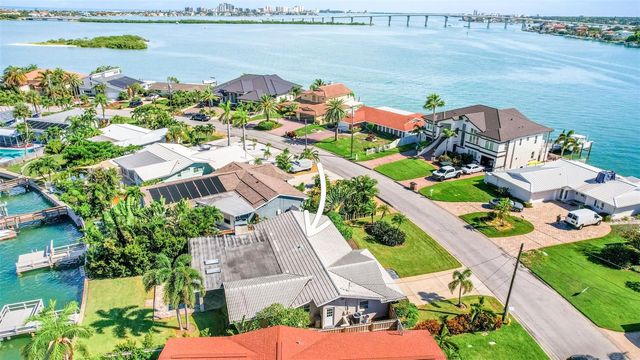 513 HARBOR DRIVE N, Indian Rocks Beach, FL 33785