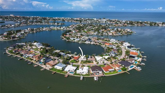 513 HARBOR DRIVE N, Indian Rocks Beach, FL 33785