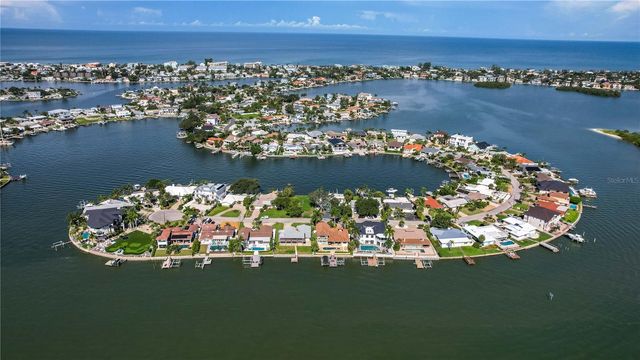 513 HARBOR DRIVE N, Indian Rocks Beach, FL 33785