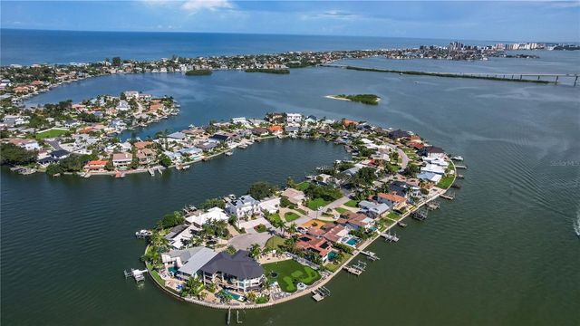 513 HARBOR DRIVE N, Indian Rocks Beach, FL 33785